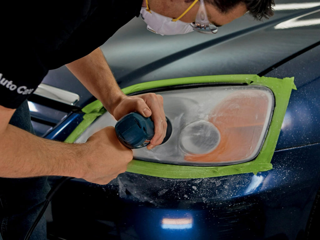 3M Ultra Headlight Restoration Kit, Contains Masking Tape, Light Sanding Discs, Wax Protectant and More, Use on Plastic Lenses Headlights, Taillights and More, Easy Heavy-Duty Restoration (39195)