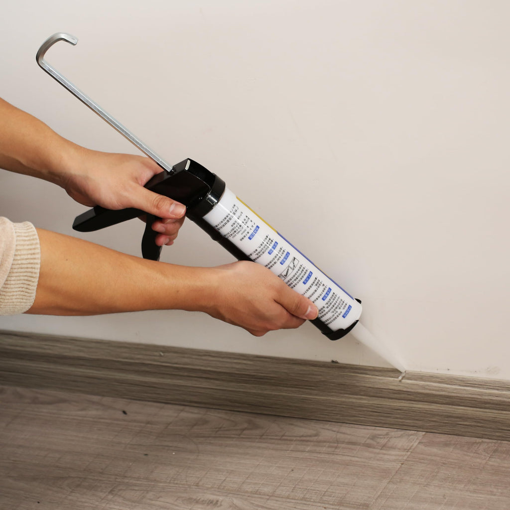 Bates- Caulking Gun, 10:1 Thrust Ratio, Orange, No Drip Sealant Gun