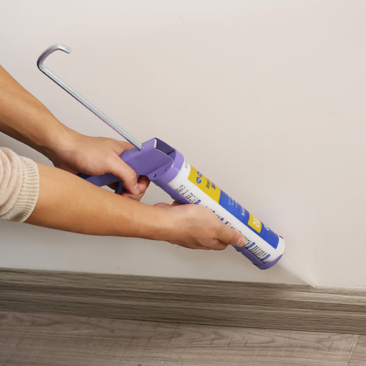 Bates- Caulking Gun, 10:1 Thrust Ratio, Orange, No Drip Sealant Gun