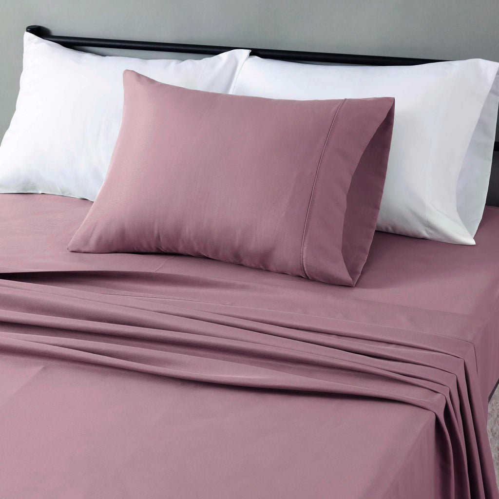 Amazon Basics Lightweight Super Soft Breathable Wrinkle-Resistant Microfiber 4-Piece Bed Sheet Set with 14-Inch Deep Pockets, Queen, Bright White, Solid