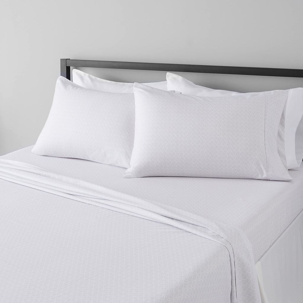 Amazon Basics Lightweight Super Soft Breathable Wrinkle-Resistant Microfiber 4-Piece Bed Sheet Set with 14-Inch Deep Pockets, Queen, Bright White, Solid