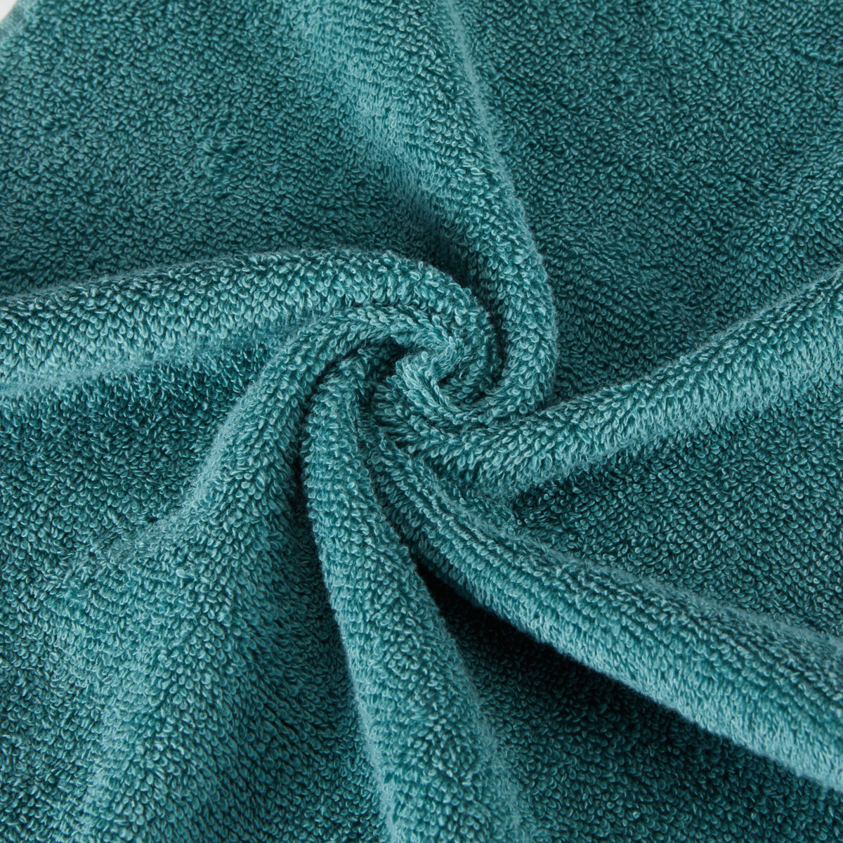 Amazon Basics Fade-Resistant 100% Cotton Bath Towel, 30"x54", Teal Green, 2-Pack