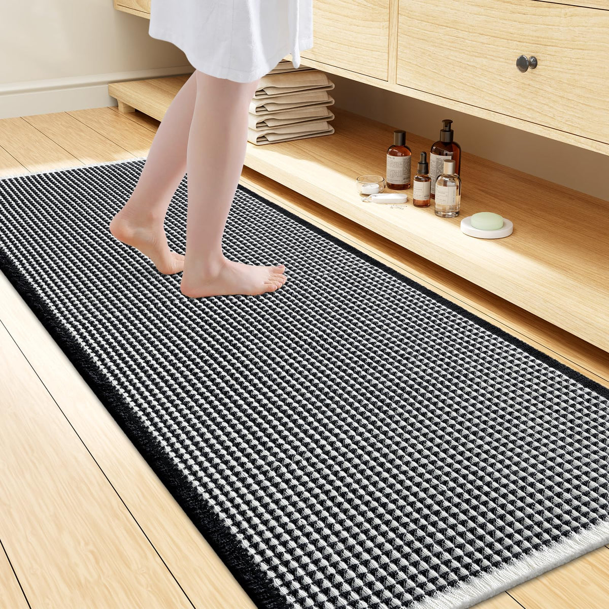 Smiry Waffle Bath Mat 24X16, Extra Soft Absorbent Bathroom Rugs, Black